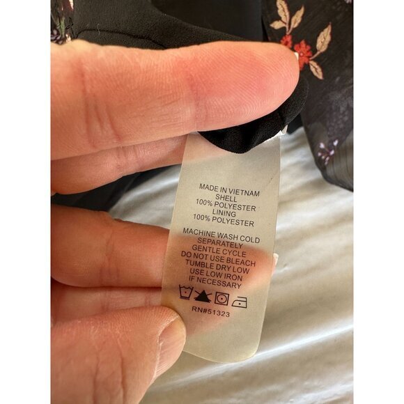 Vince Camuto Womens Black Blouse XL sleeveless floral‎ round neck polyester - Picture 5 of 5